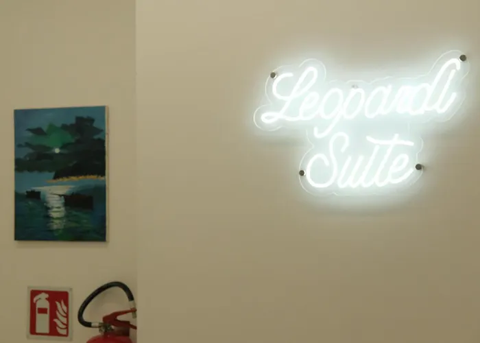 Leopardi بيت ضيافة *